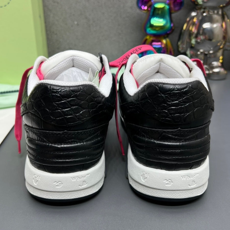 Off-White Arrow Logo Leather Sneakers #41